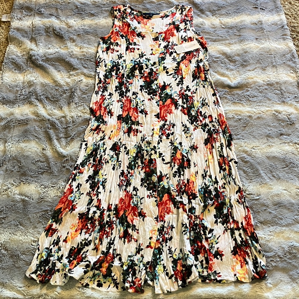 Floral Sleeveless Button-down Dress